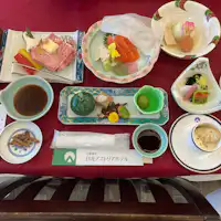 ตัวอย่างเมนูคอร์สเนื้อวากิวโทจิกิย่างหิน