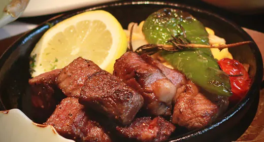 大人気! 赤牛サイコロステーキ付きプラン!!+3000円UP【禁煙】