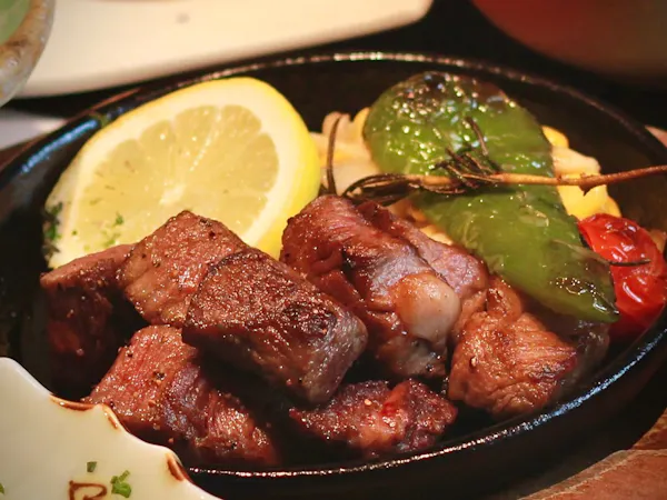 大人気! 赤牛サイコロステーキ付きプラン!!+3000円UP【禁煙】