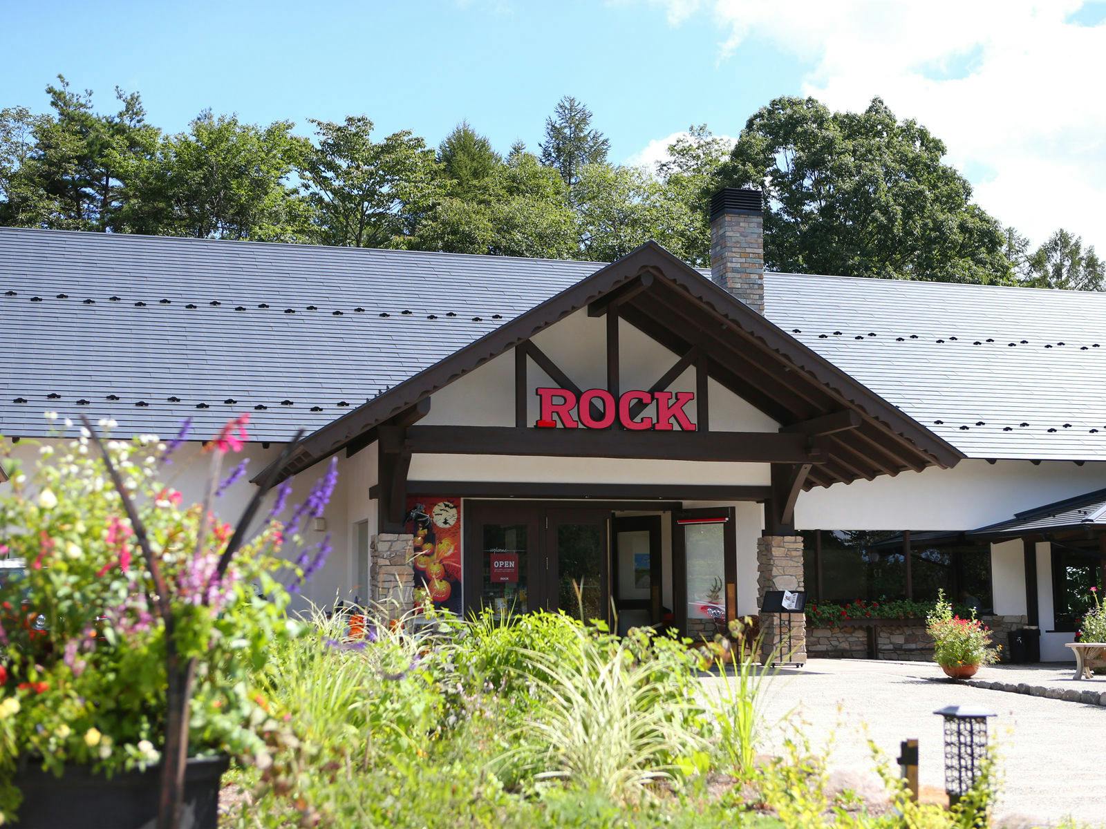 *【หมู่บ้านโมกกิ ร็อค】