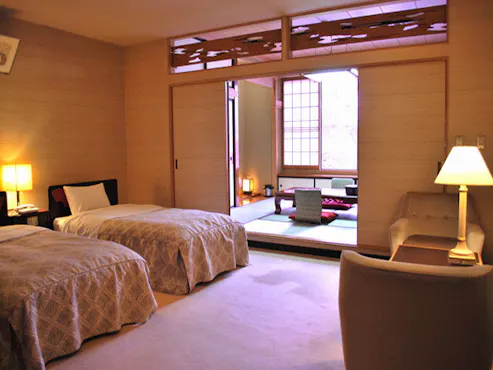 【ห้องสไตล์ญี่ปุ่นและตะวันตก】(ห้องญี่ปุ่น 8 เสื่อทาทามิ + ห้องตะวันตกเตียงคู่)