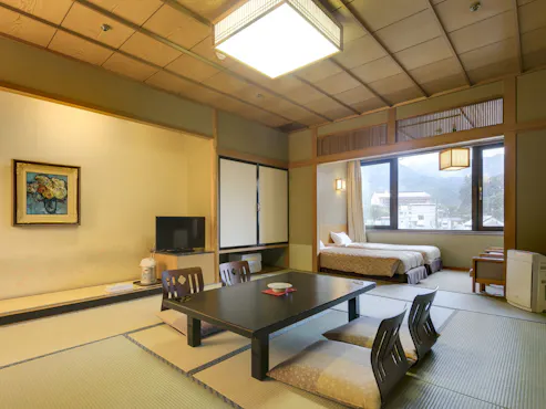 和洋室【10又は12畳+ツイン】