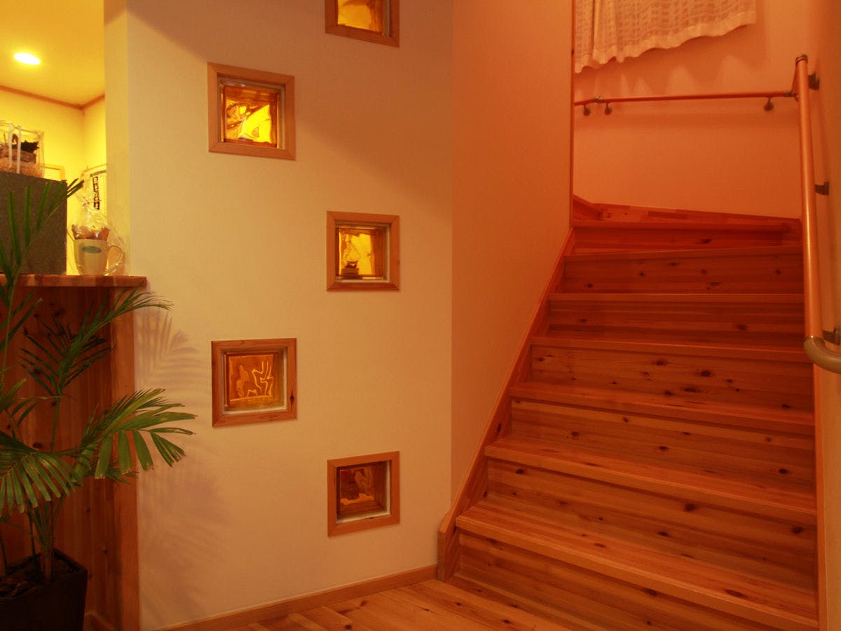 木のぬくもりを感じる空間となっております