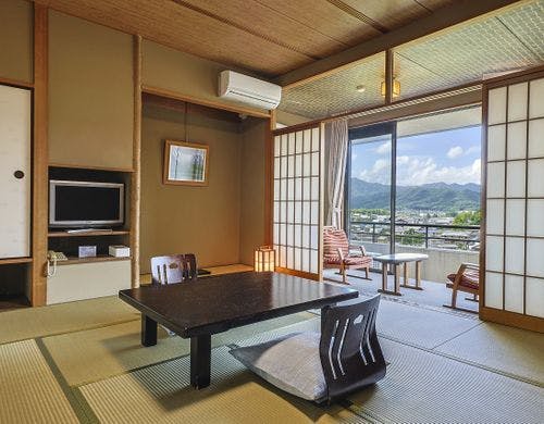 翔鷺館本館10畳