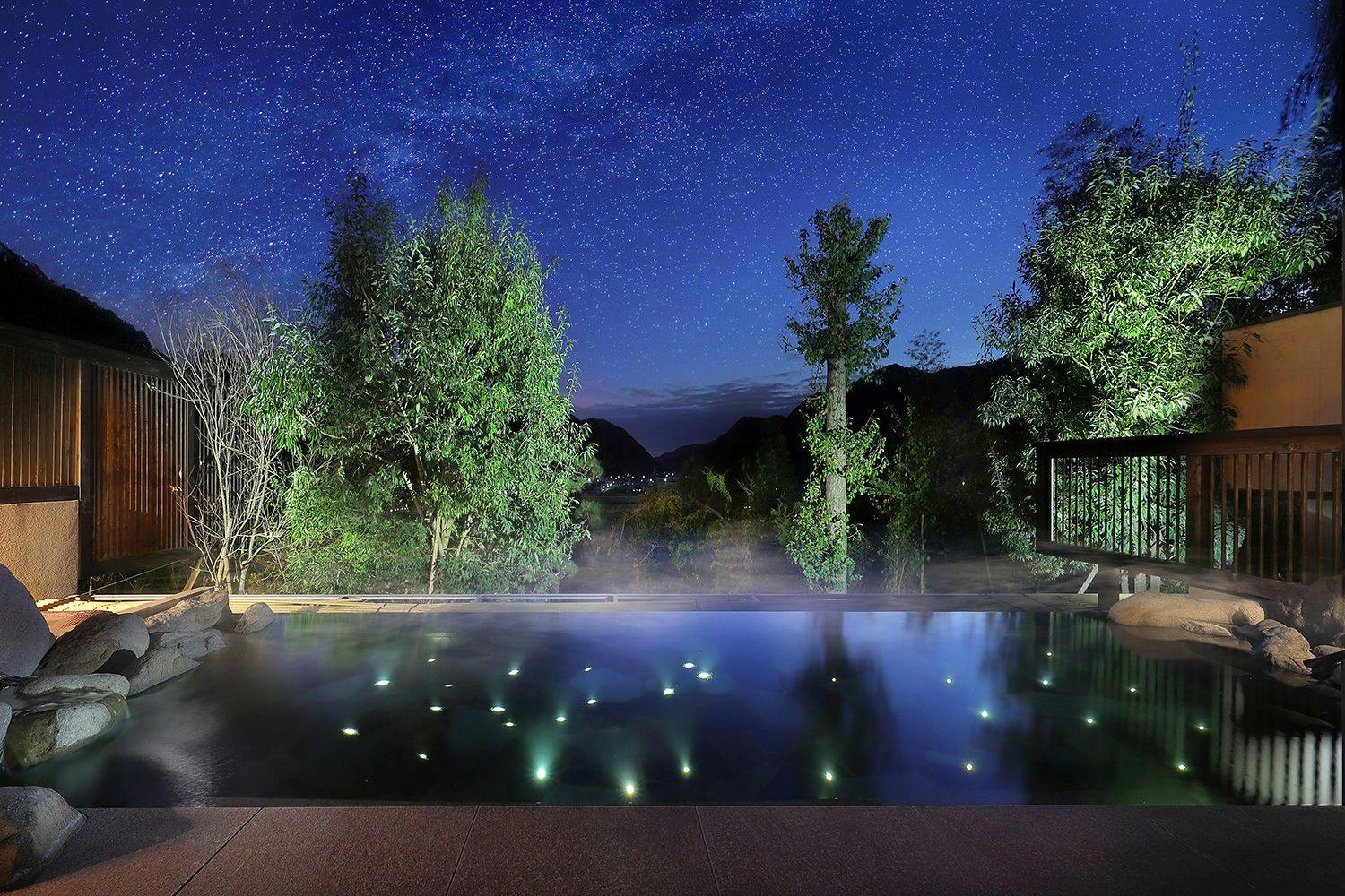 【満天星】星の露天風呂「天守の湯」