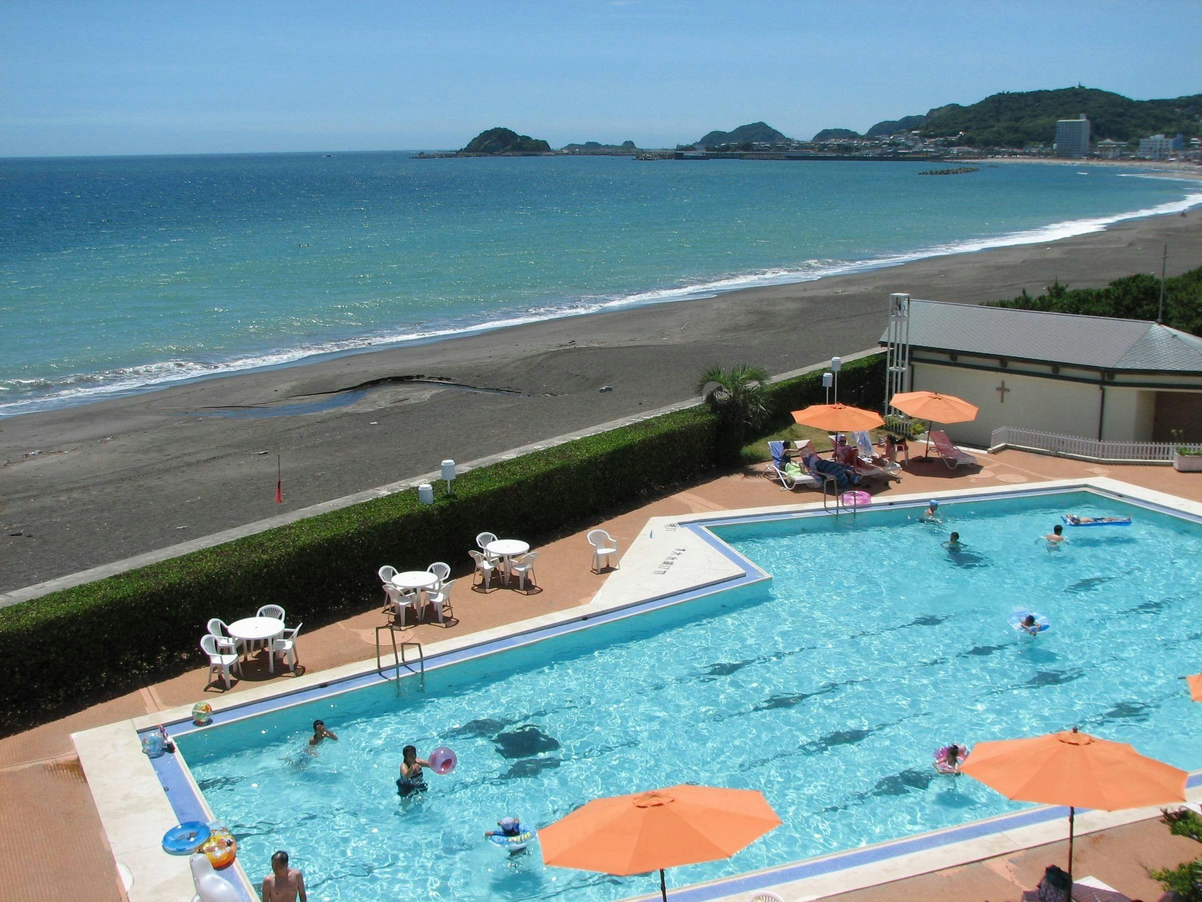 夏にオープンする屋外25ｍプール