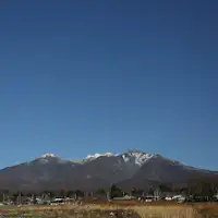 ท้องฟ้าสีฟ้าใสที่เรียกว่า Yatsugatake Blue