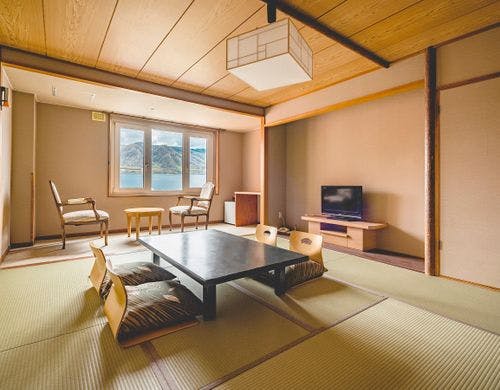 【東館】温泉宿定番の和室。4名利用が可能