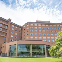 รีสอร์ทสปาที่ตั้งอยู่ริมทะเลสาบโทยะ