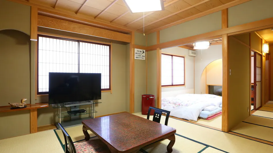 Shiga Kogen Shiroi Onsen Keikoku no Yu