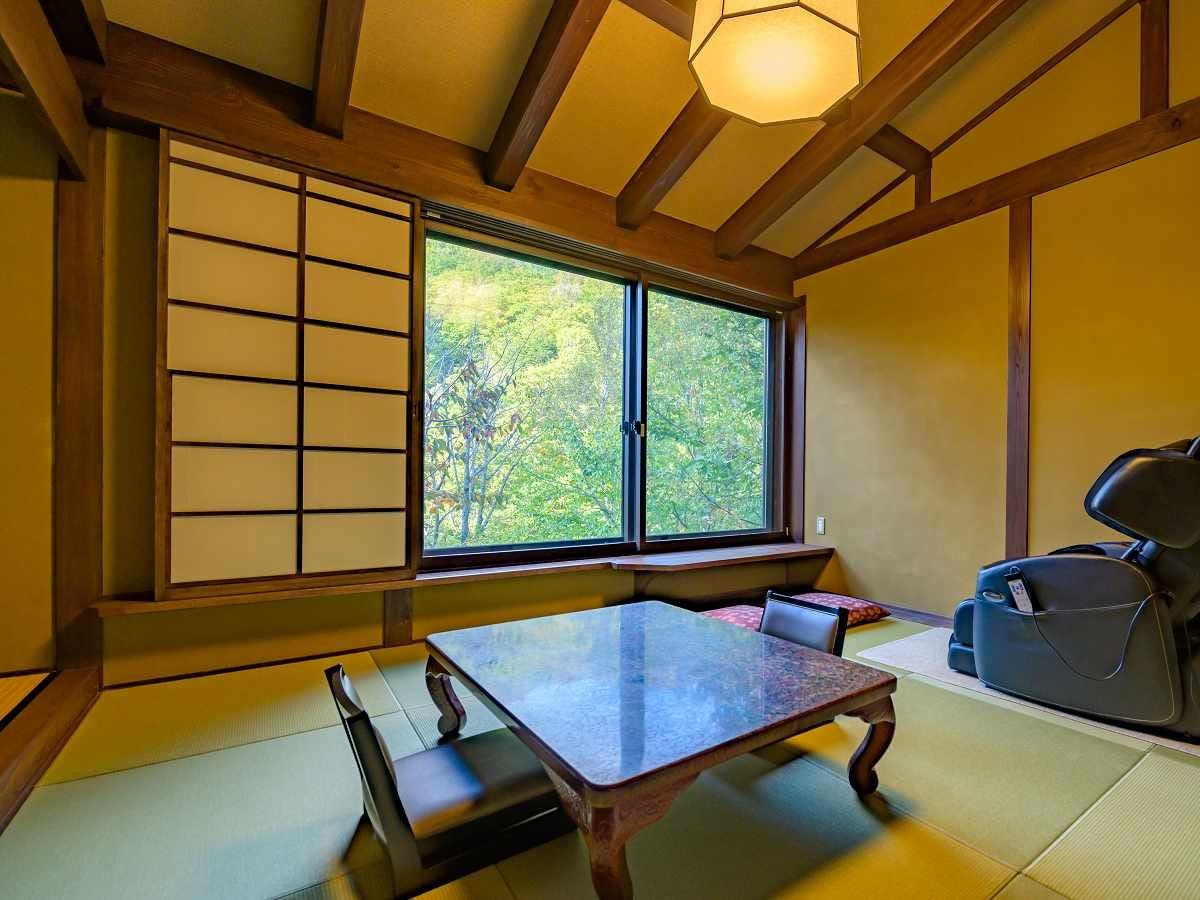志賀高原　白い温泉　渓谷の湯