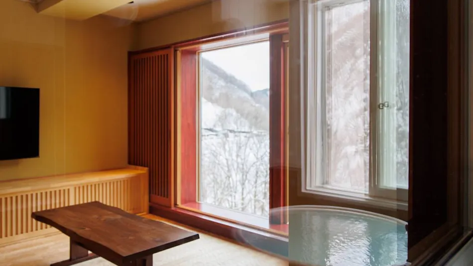 Shiga Kogen Shiroi Onsen Keikoku no Yu
