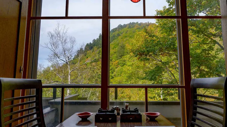 Shiga Kogen Shiroi Onsen Keikoku no Yu