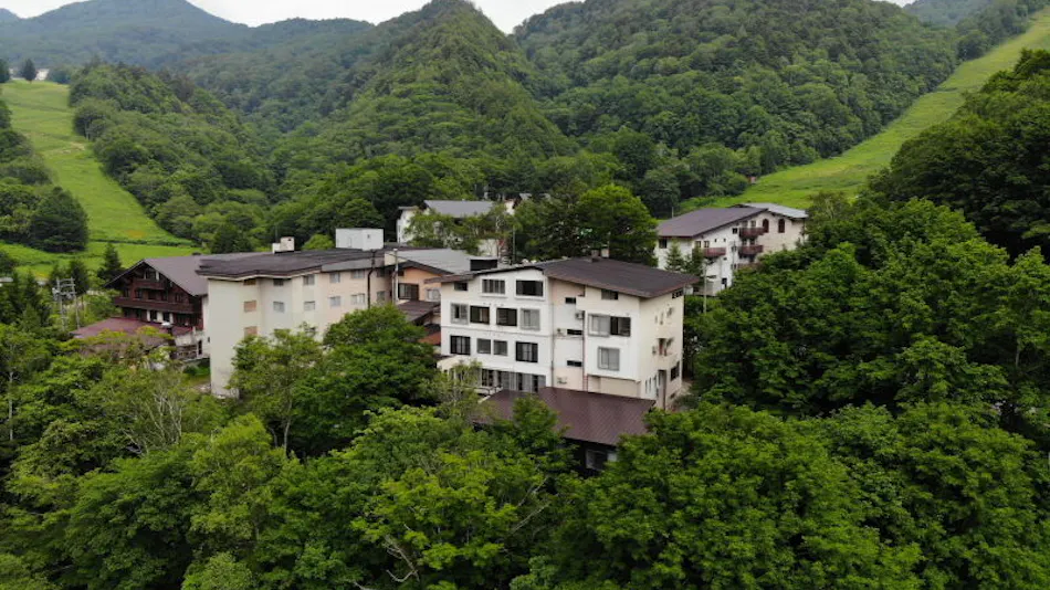 Shiga Kogen Shiroi Onsen Keikoku no Yu