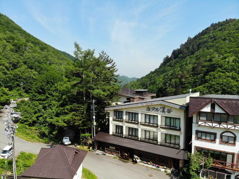 志賀高原　白い温泉　渓谷の湯