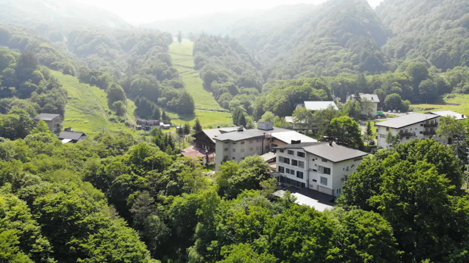 Shiga Kogen Shiroi Onsen Keikoku no Yu