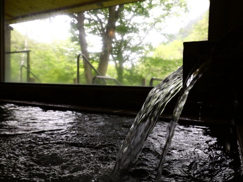 志賀高原　白い温泉　渓谷の湯
