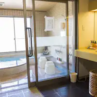 ห้องอาบน้ำส่วนตัวที่น้ำพุร้อนคารุนะ