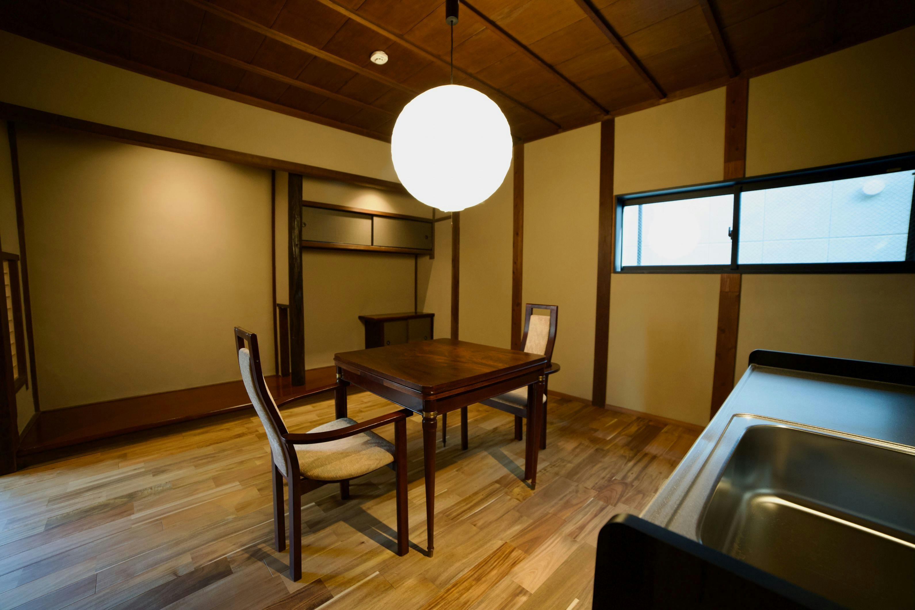 【อาคาร C ถนนที่ 13 ห้องรับประทานอาหาร】