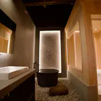 【อาคาร 13 ถนน A / ห้องน้ำส่วนตัวพร้อมซาวน่าส่วนตัว】