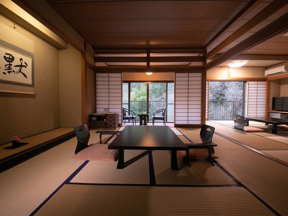 鶴井の宿　紫雲荘