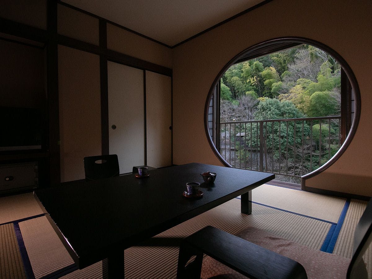 鶴井の宿　紫雲荘