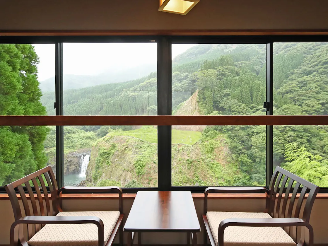 和室_窓から見える風景
