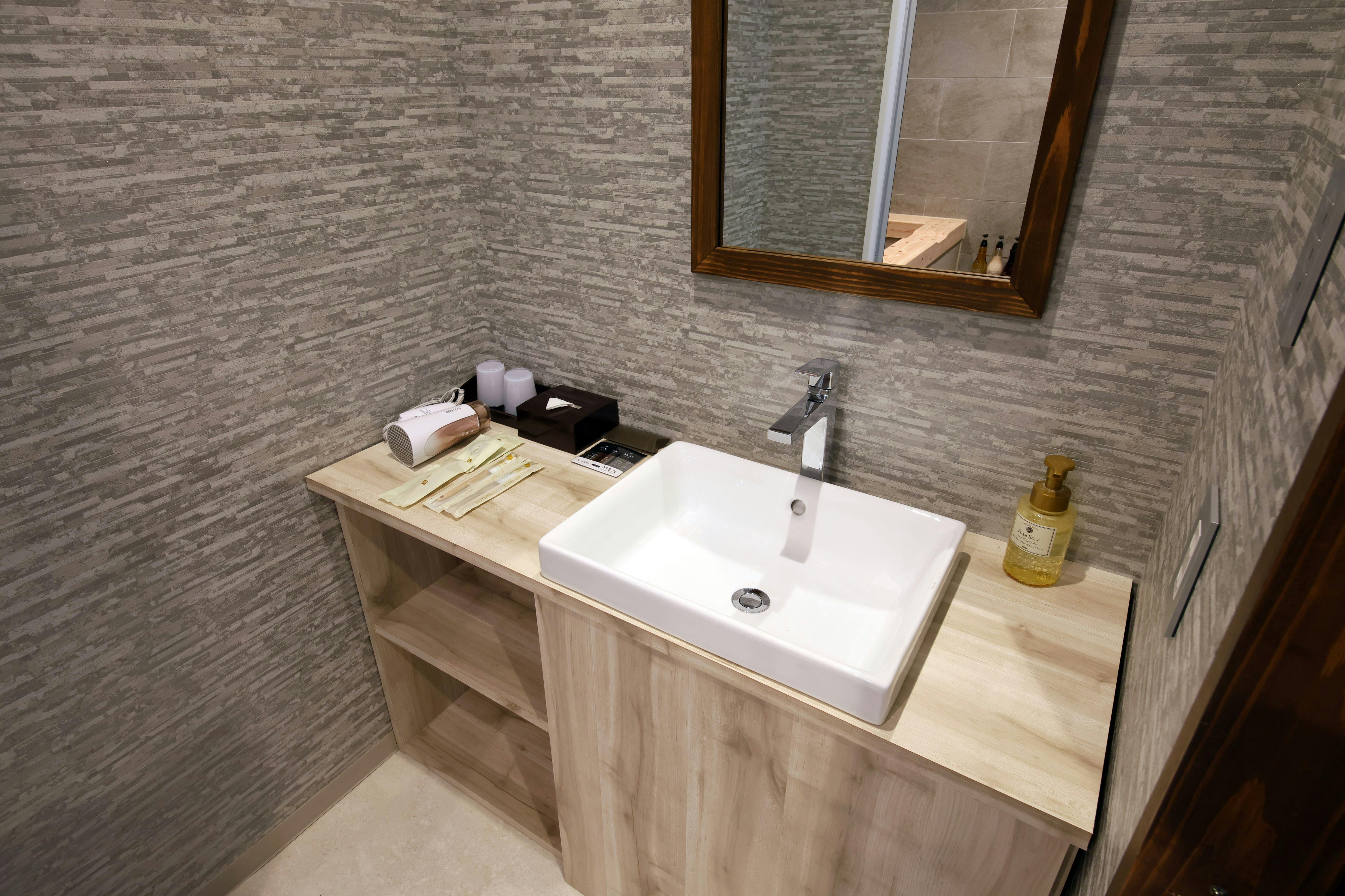 ห้องพักเตียงคู่สไตล์ตะวันตก 202