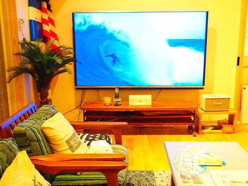 ８０インチのテレビ