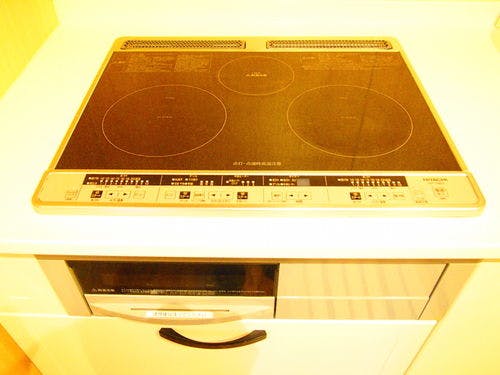 コンロは安全なIHコンロを採用しました。