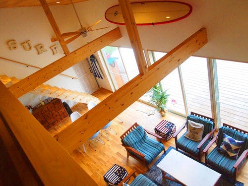 ロフトから見下ろすリビング