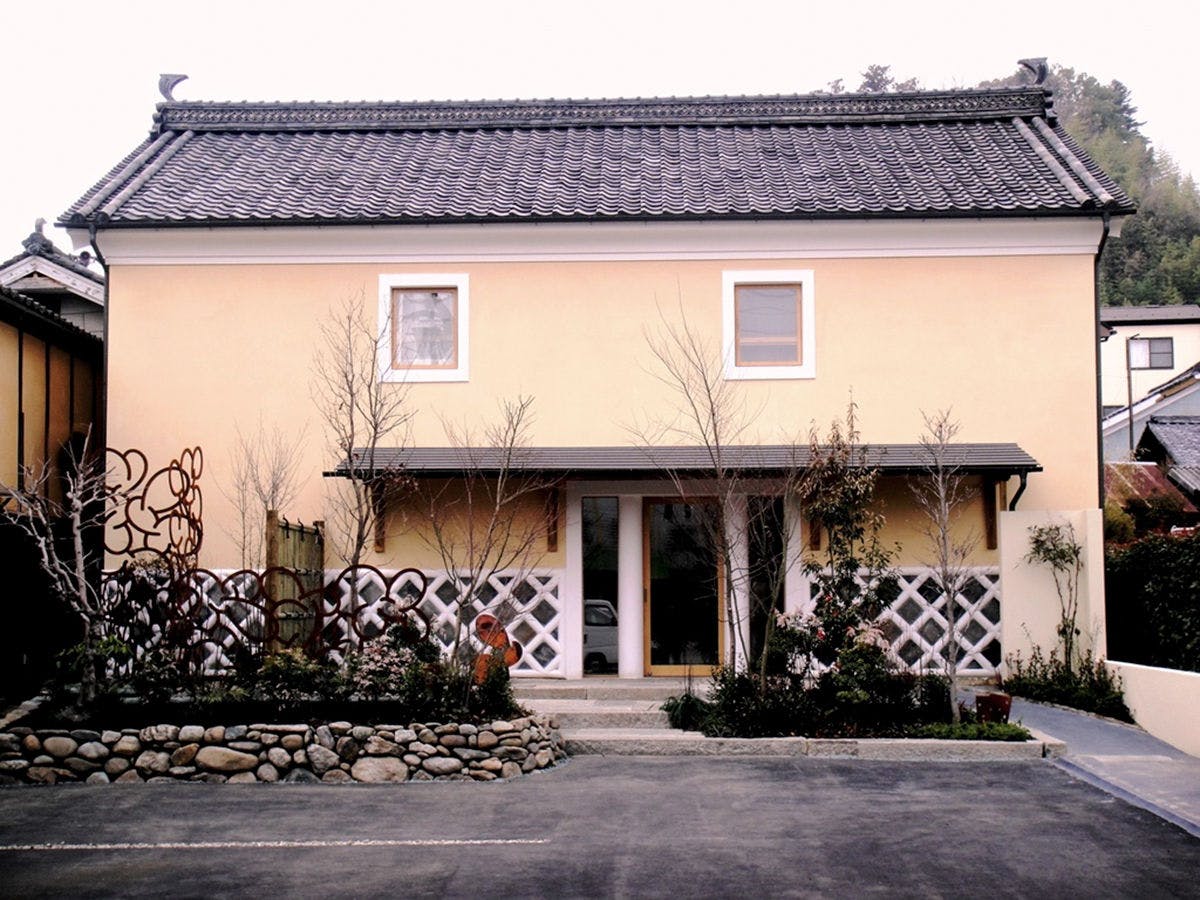 【外観】明治時代の土蔵を改装