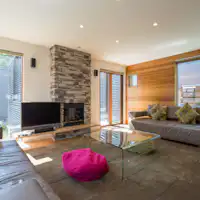 ห้องนั่งเล่นกว้างขวางพร้อมห้องนอน 3 ห้อง