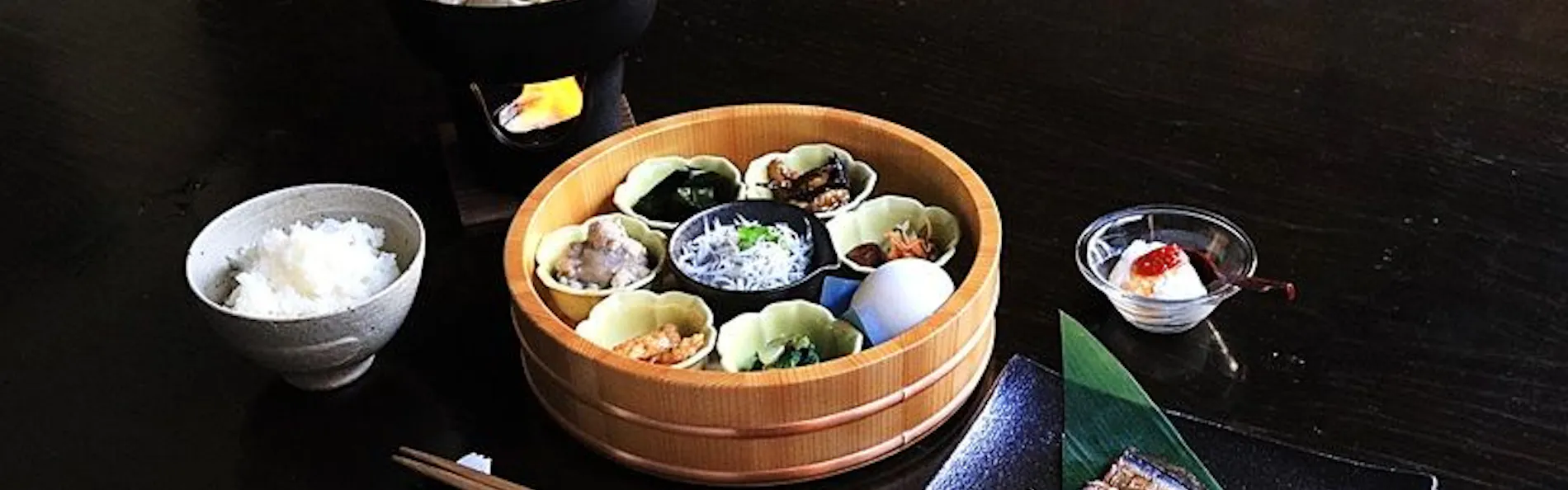 日本色 NIHON IRO
