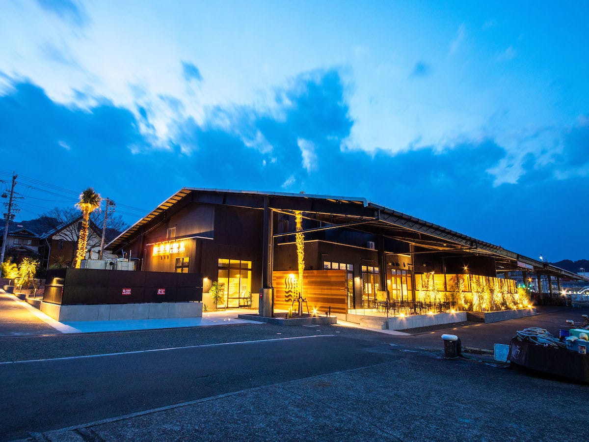 น้ำพุร้อนมินาโตะโยโมกิ - ภายนอก