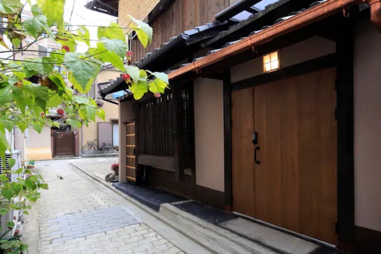 【禁煙】2階建て京町家一棟貸し　最大8名様までのサムネイル画像