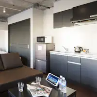 มีห้องครัวและตู้เย็นครบครัน