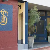 กรุณาเข้าทางทางเข้านี้