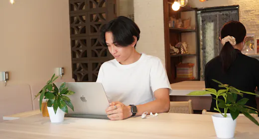 【385cowork】宮古島で「旅×仕事」ホテル1Fのおしごとカフェで快適ワーケーション