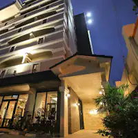 ◆HOTEL385 - ภายนอก (กลางคืน)