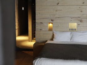 FYLGDU MER STAY