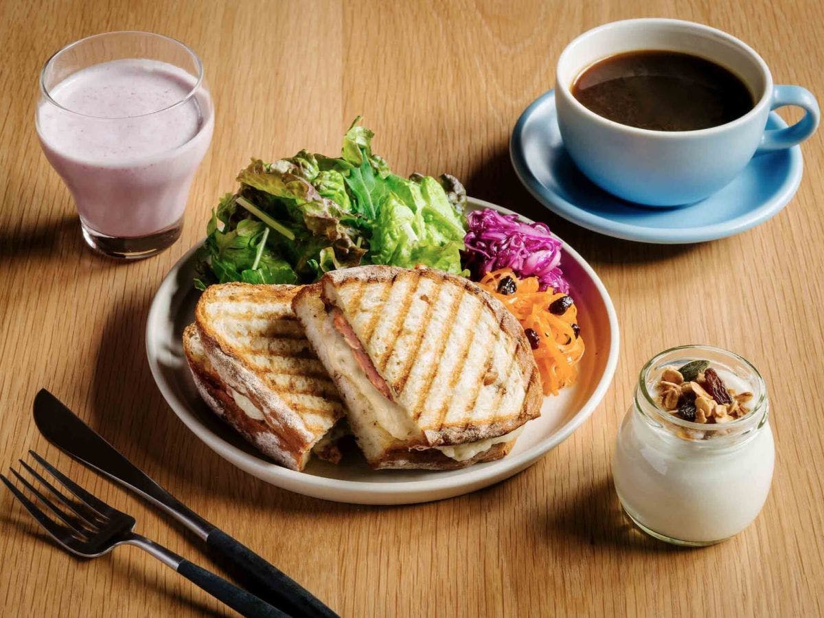 Sarapan panini di rumah machiya
