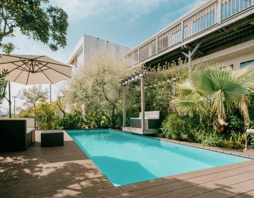 オールシーズン対応スイミングプール