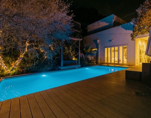 ナイトプールもお楽しみいただけます