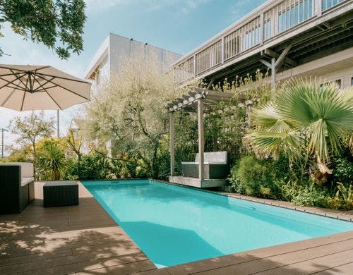 オールシーズン対応スイミングプール