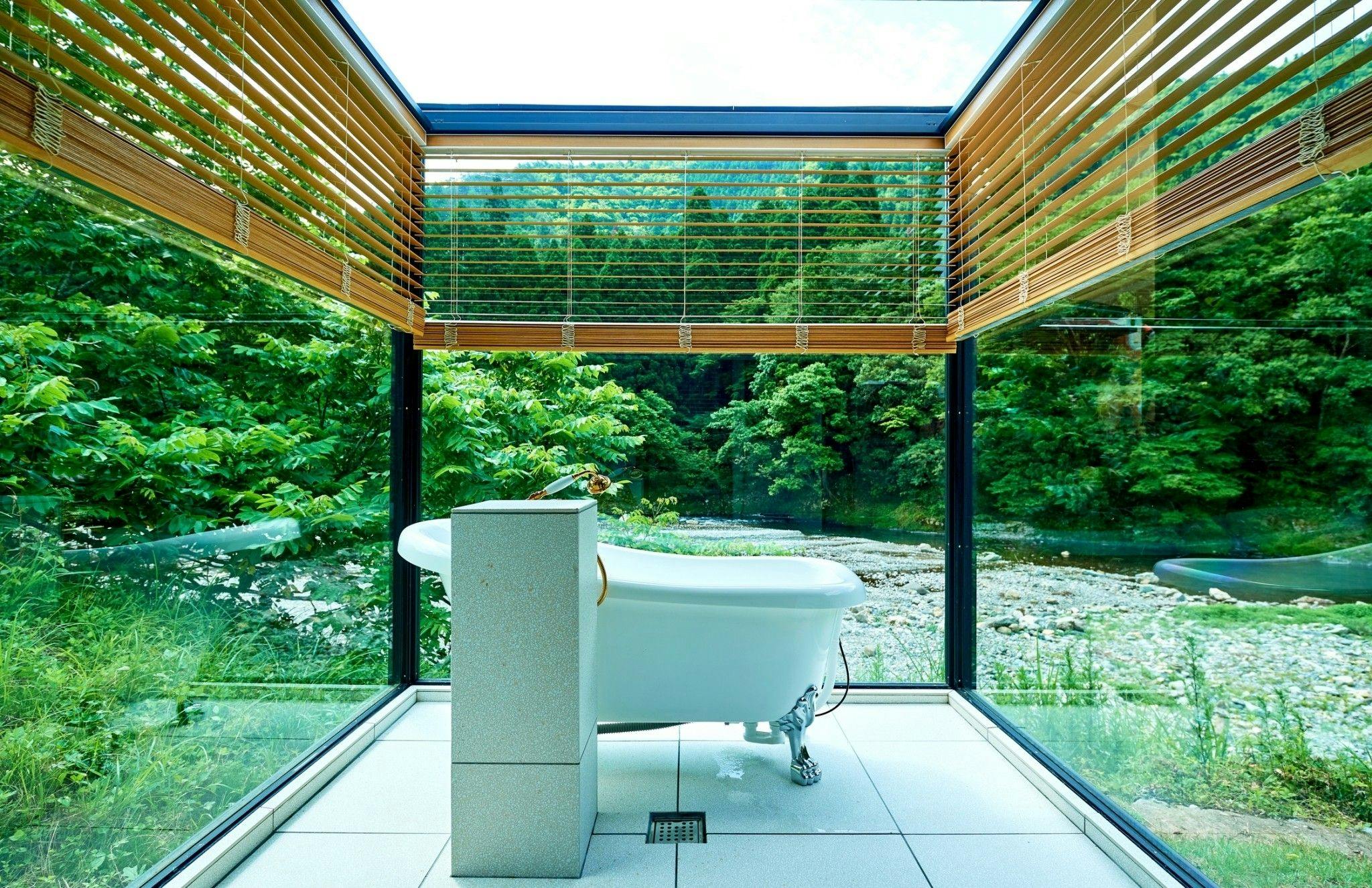 【別館リバーフロント】シースルー風呂