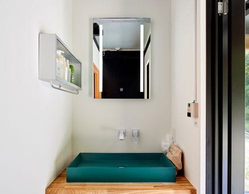 別館リバーフロント　大きな洗面台