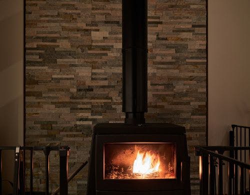 新館In The Breeze　薪ストーブ