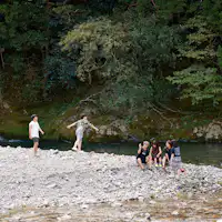 【อาคารเสริมริเวอร์ฟรอนต์】เล่นน้ำในแม่น้ำ