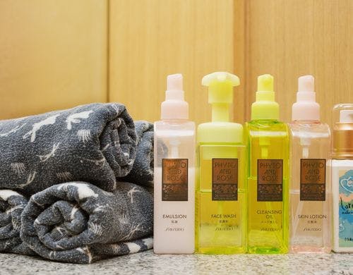 乳液、洗顔、メイク落とし、化粧水など